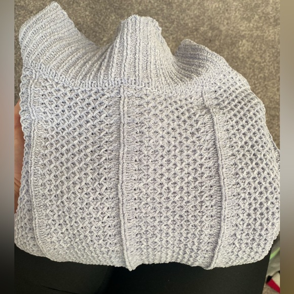 Knit high rise crochet sweater - Picture 2 of 2